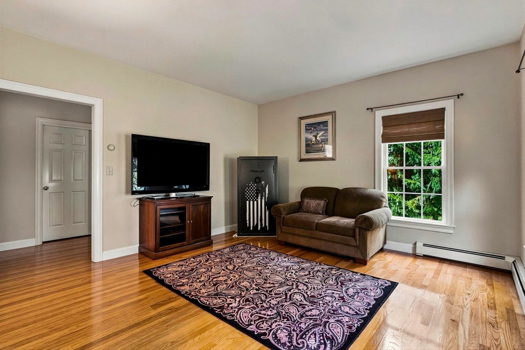 161 South St, Upton, MA Photo #17