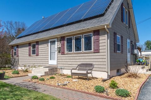 14 Vine St Oxford MA 01540