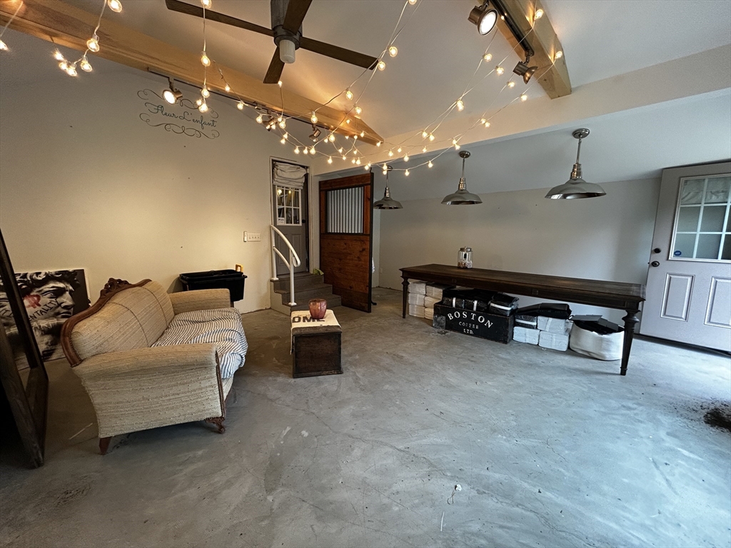 186 Elm St