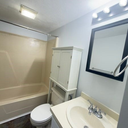 44 Maria Ave #105, Southbridge, MA, 44 Maria Ave #105, Southbridge, MA Photo #7