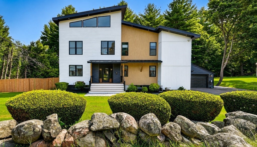 Photo of 409 Pearl St, Reading, MA