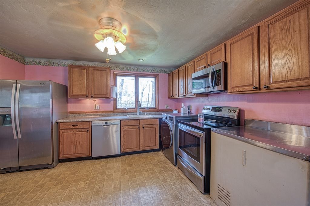 Photo of 8 Braintree Ave, Brockton, MA 02302 (MLS # 73503377)