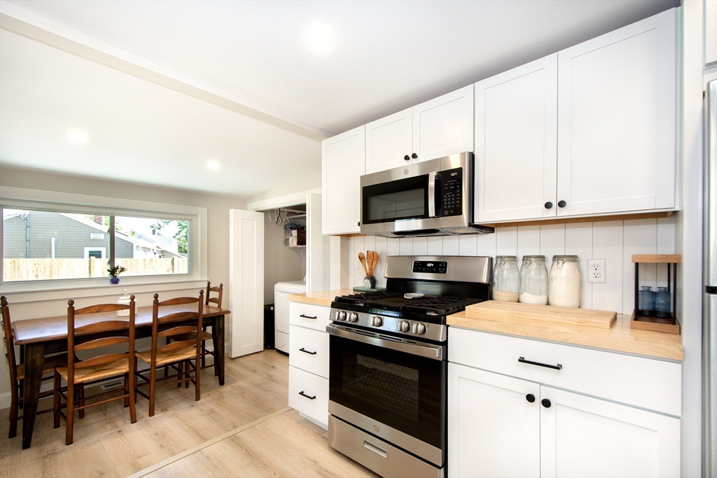 90 Colonial Rd
