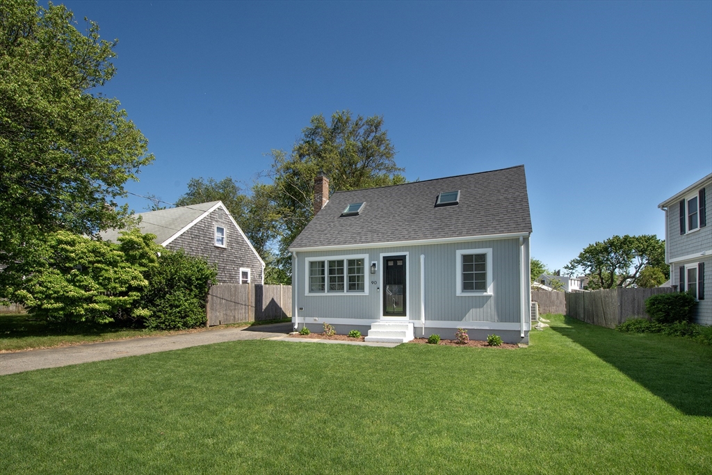 90 Colonial Rd