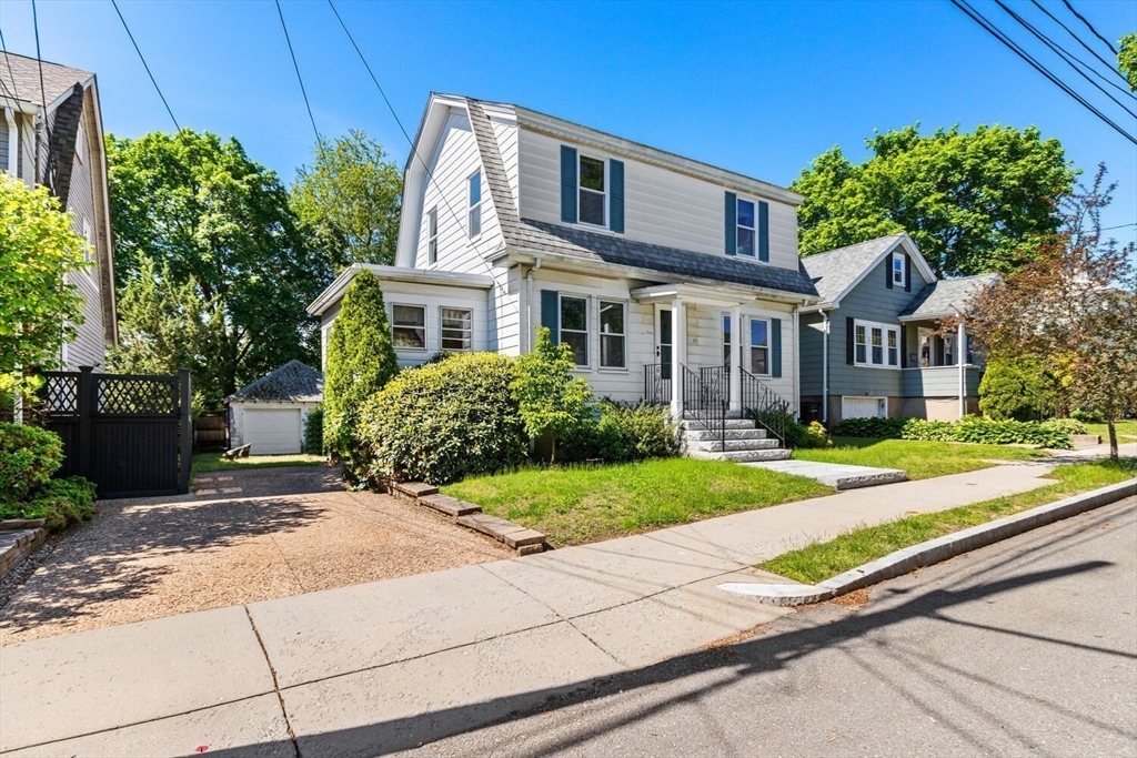 33 Lowell Ave