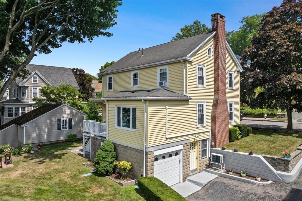 22 Gleason St