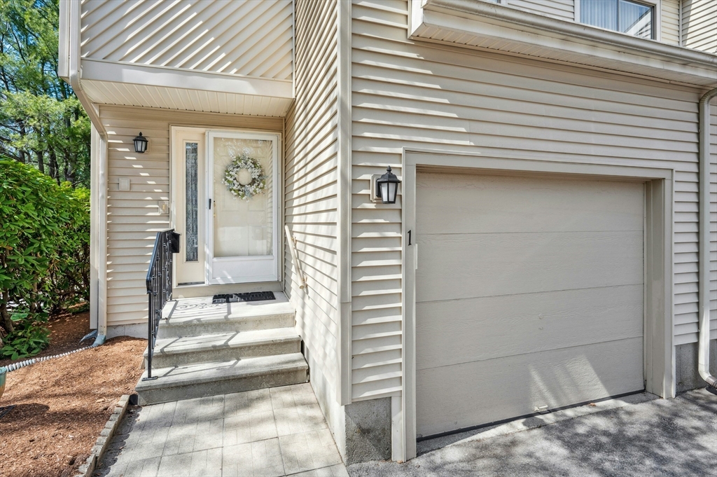 1 Lordvale Blvd. 501