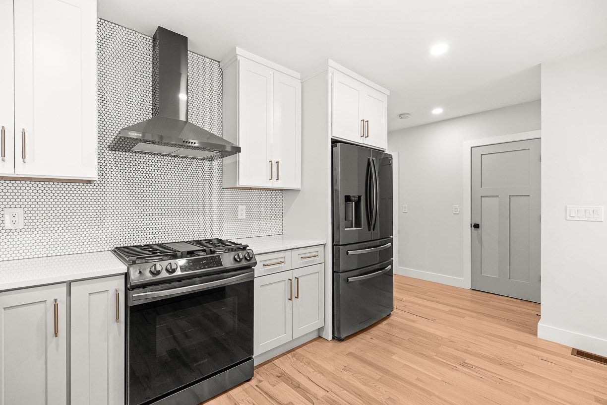 216 Havre St 1