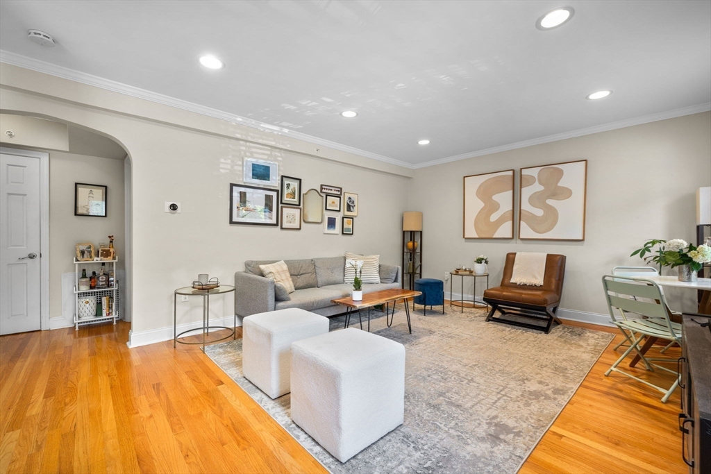 27-29 Commonwealth Ave 9