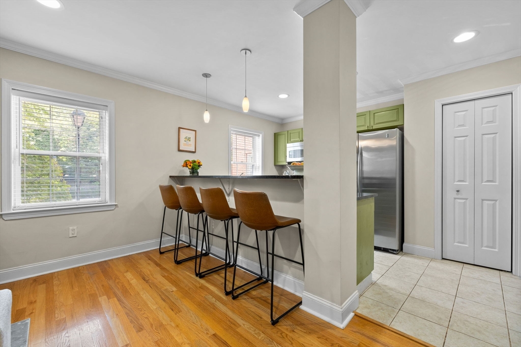 27-29 Commonwealth Ave 9