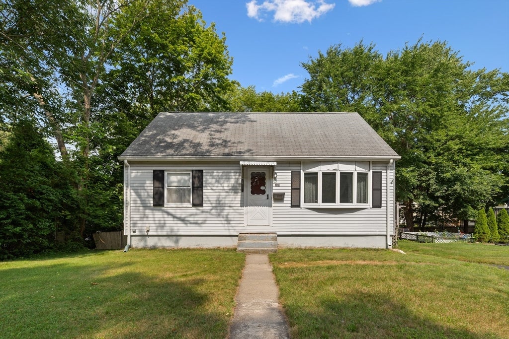 Photo of 308 Pleasant St, Stoughton, MA