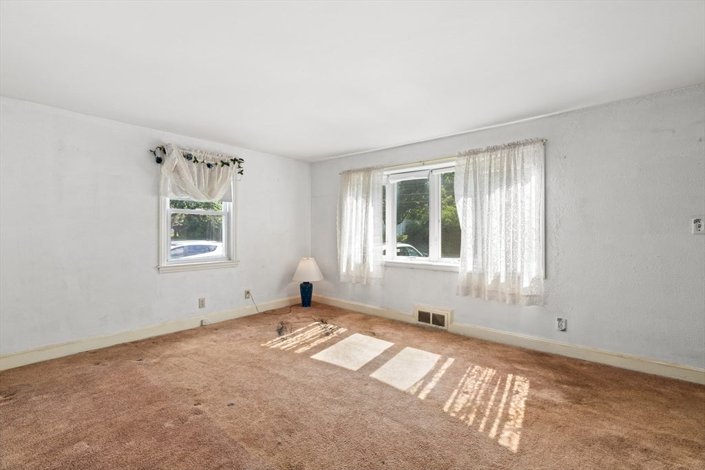 308 Pleasant St