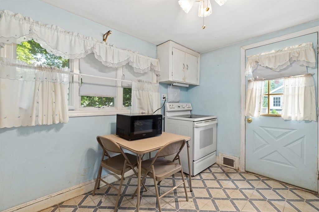 308 Pleasant St, Stoughton, MA, 308 Pleasant St, Stoughton, MA Photo #8