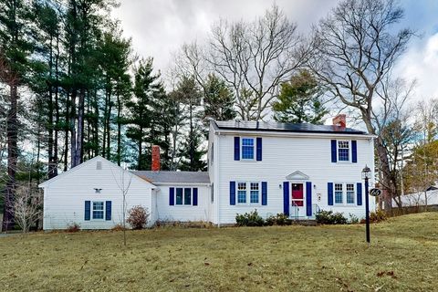 65 Colonial Rd Medfield MA 02052