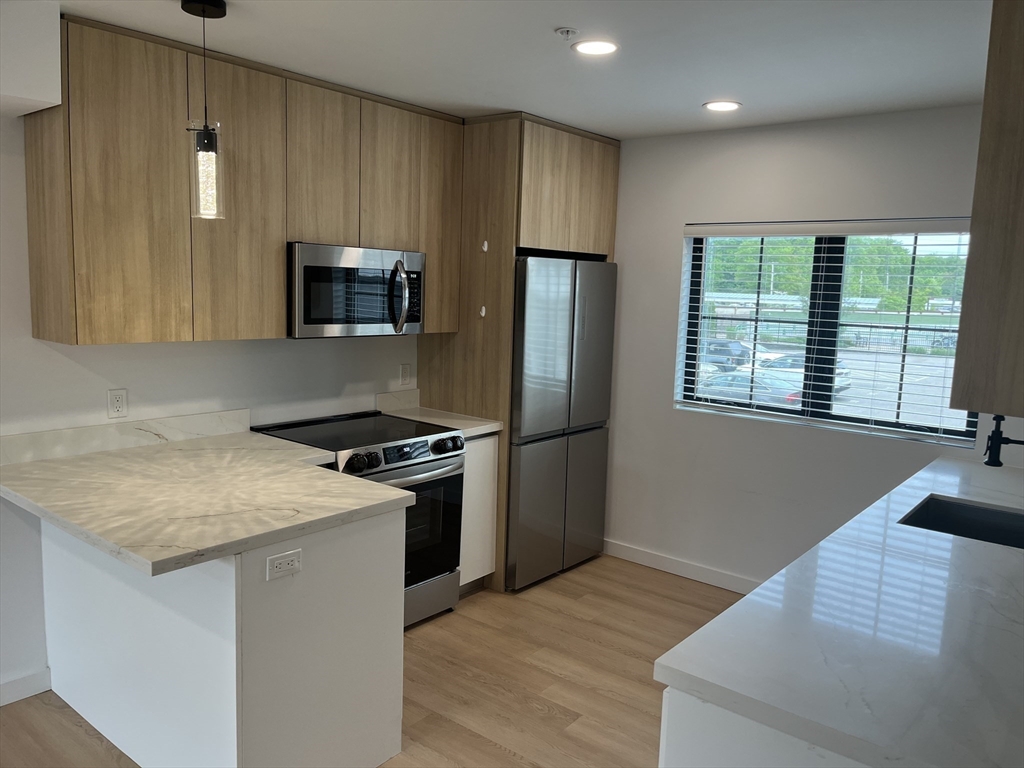 194 Rumford Avenue 7