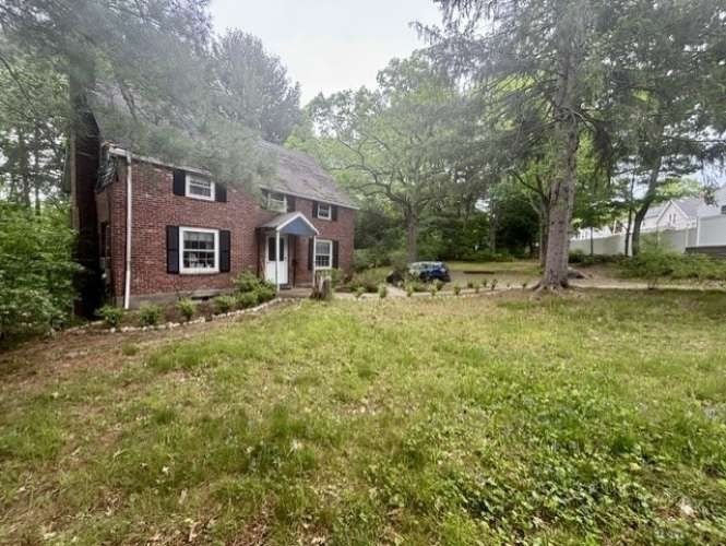 76 Summer Ave, Reading, MA Photo #6