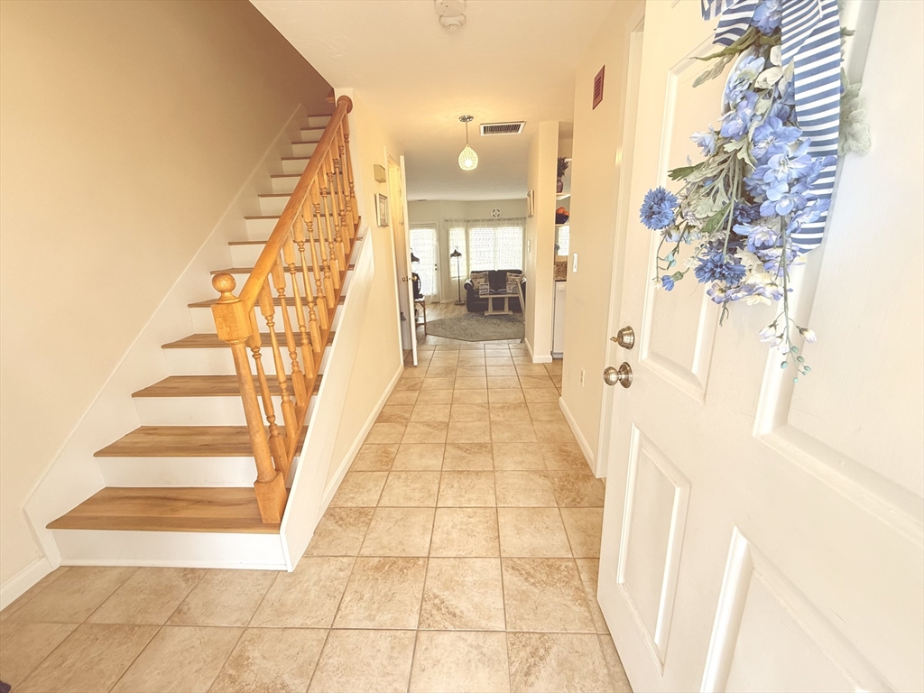 4 Westcliff Dr 4