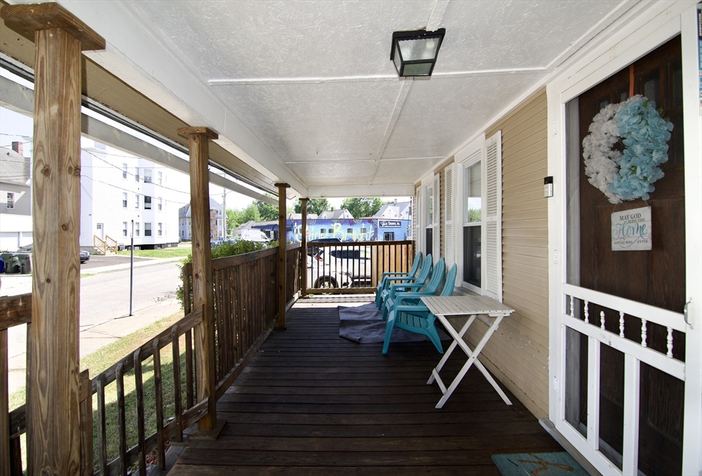 16 Amity Ct