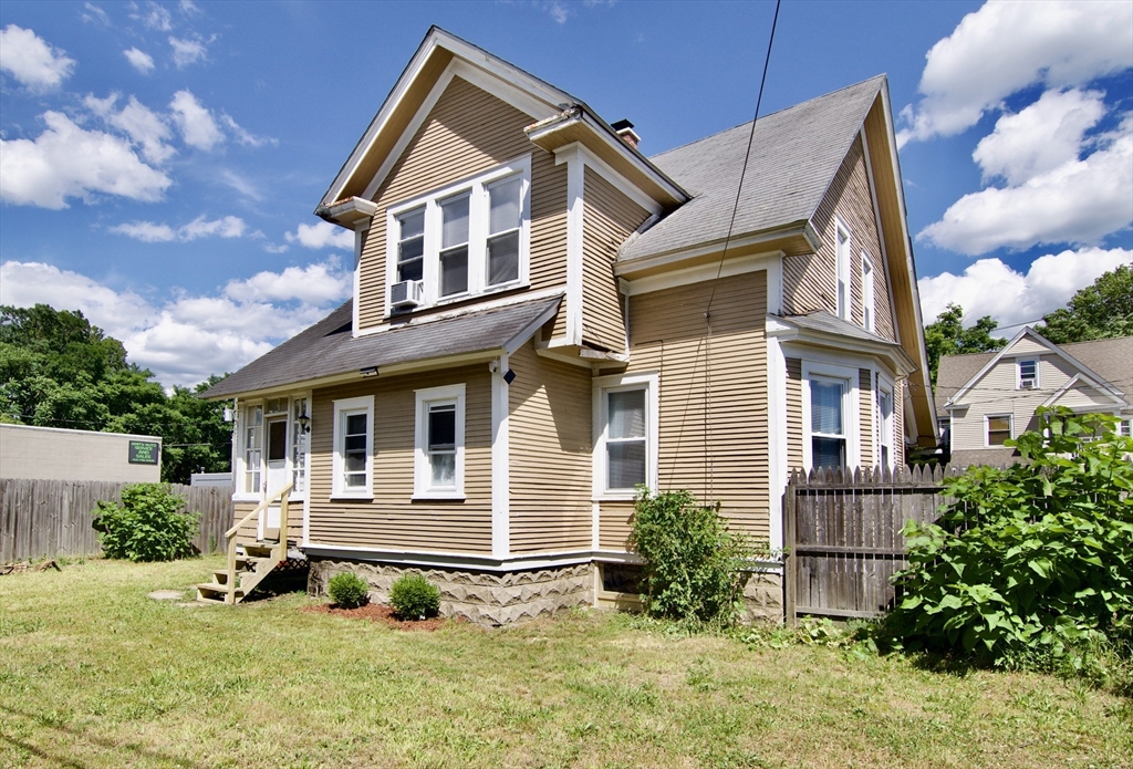 16 Amity Ct