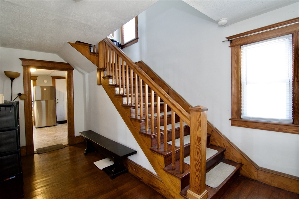 16 Amity Ct