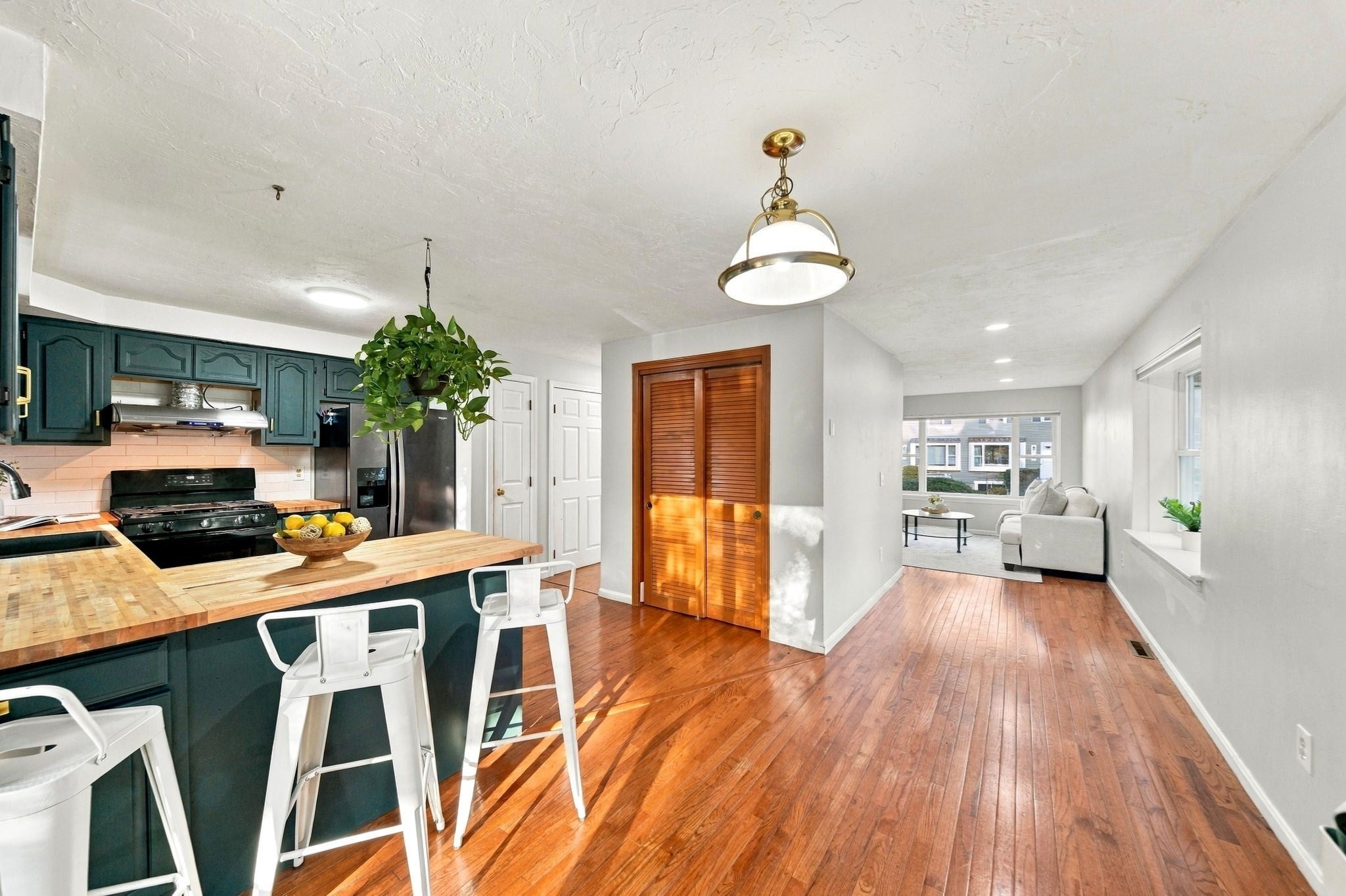 1713 Irving Rd 1713