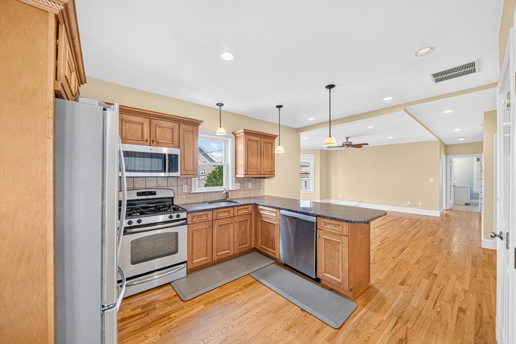 90 Taylor St #4, Waltham, MA, 90 Taylor St #4, Waltham, MA Photo #1