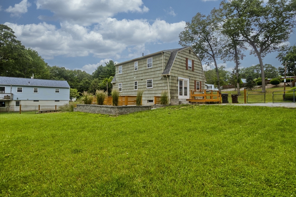 7 Summit Dr