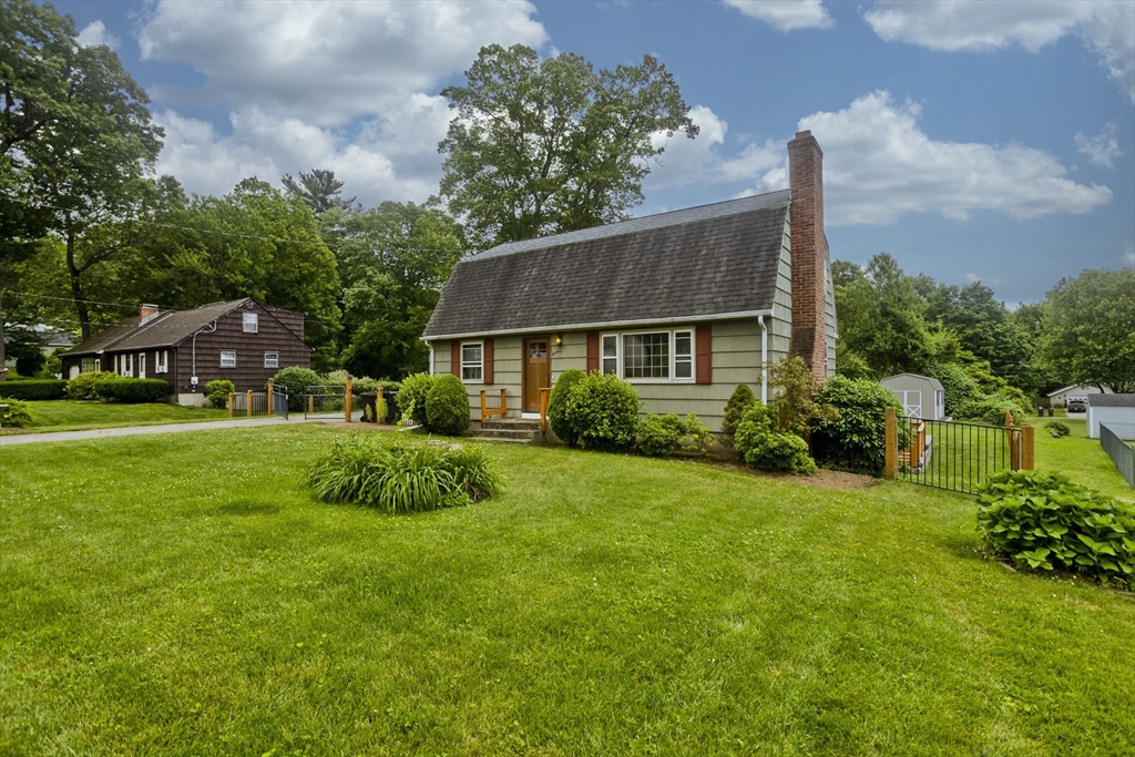 7 Summit Dr