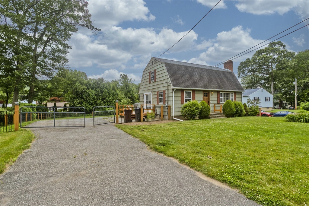 7 Summit Dr