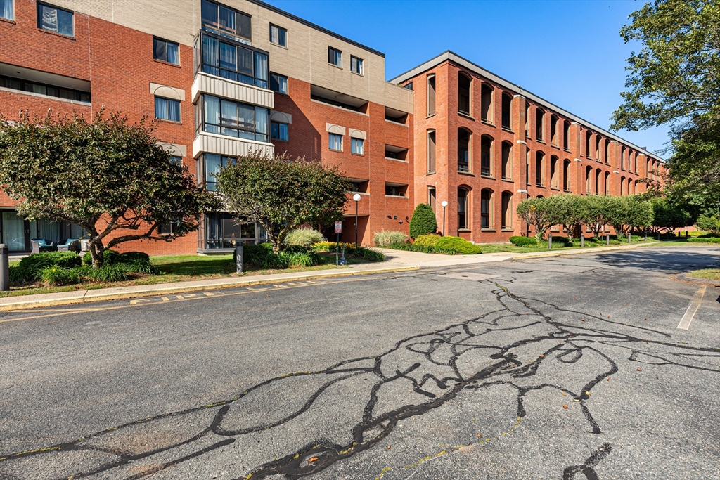 96 Old Colony Ave 153