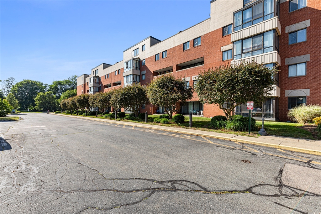 96 Old Colony Ave 153