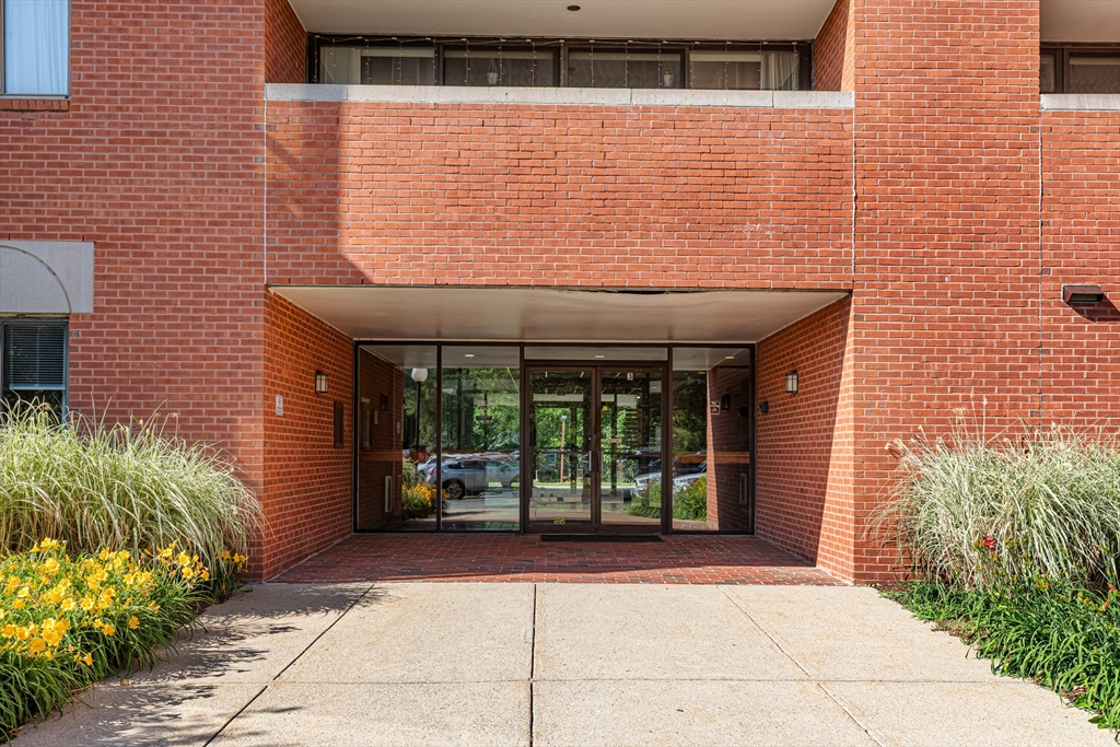 96 Old Colony Ave 153