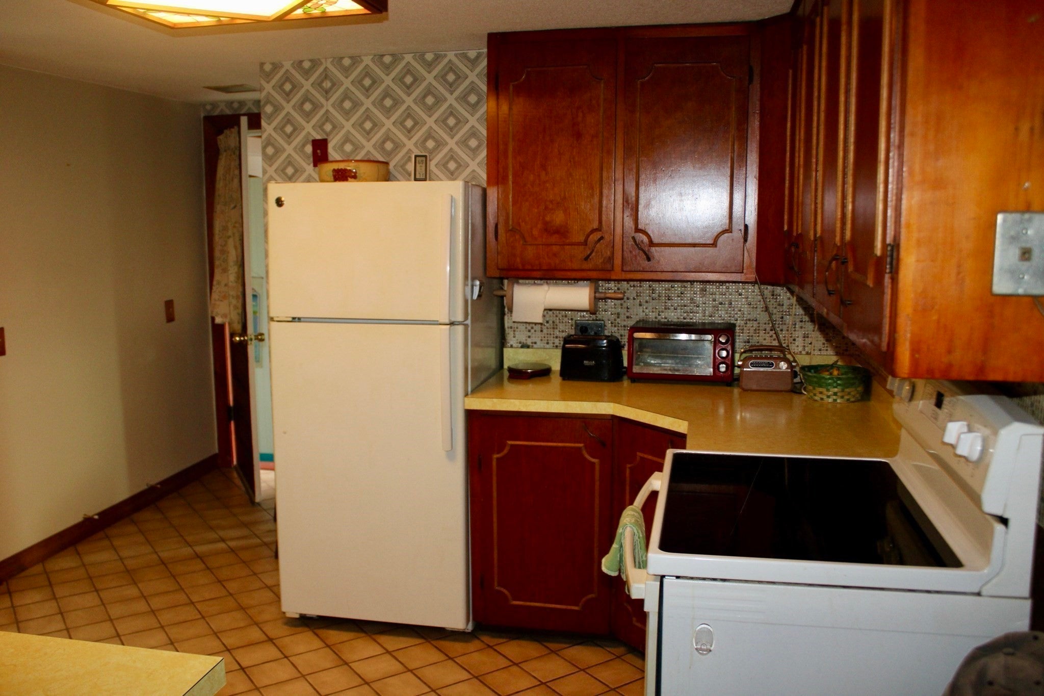 14 Place Ter, Greenfield, MA, 14 Place Ter, Greenfield, MA Photo #9