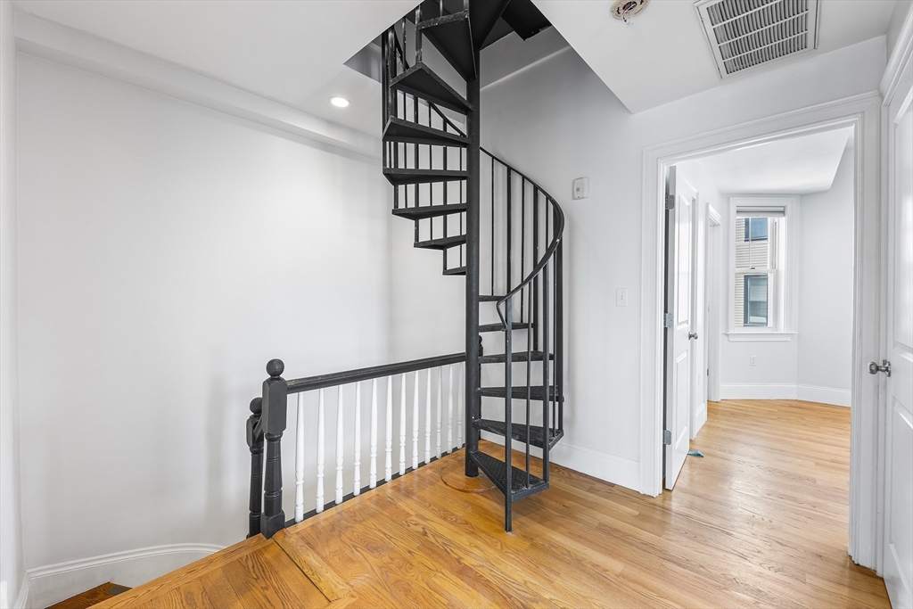 42 Vinton St 3