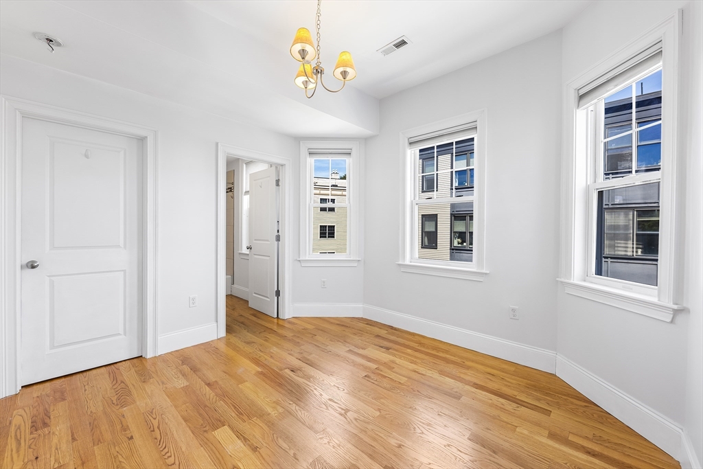 42 Vinton St 3