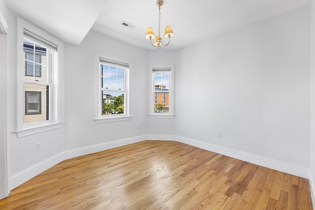 42 Vinton St 3