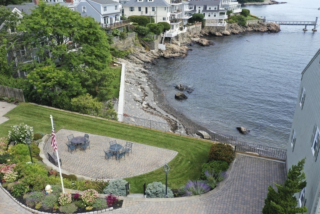 11 Leslie Cove