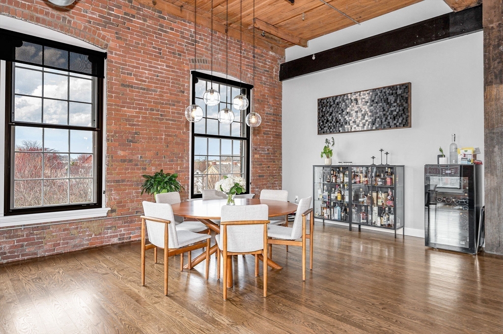 491 Dutton St 415