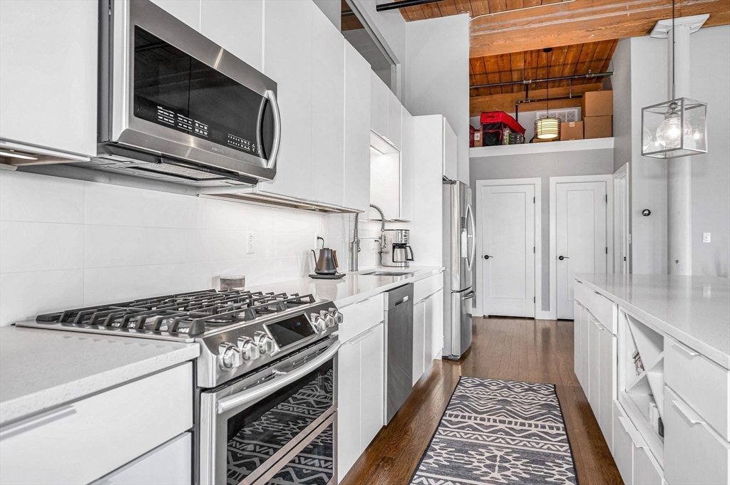 491 Dutton St 415
