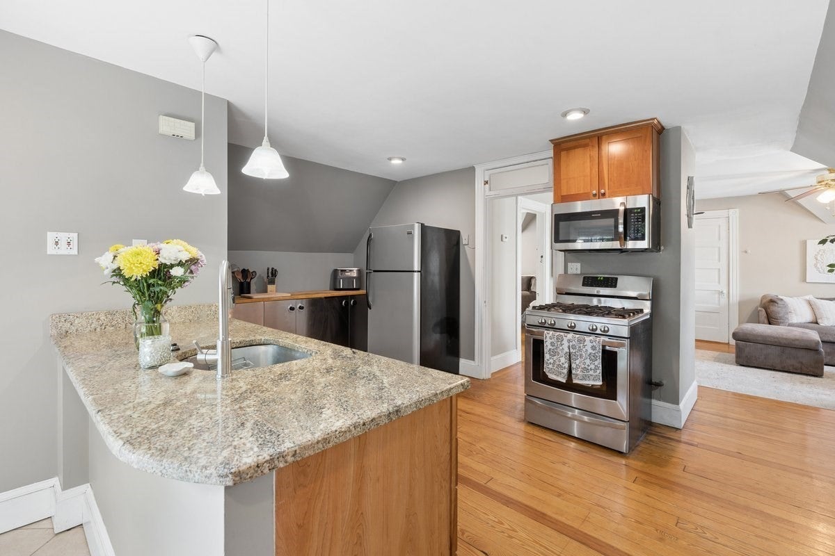 55 King St #3, Boston, MA Photo #3