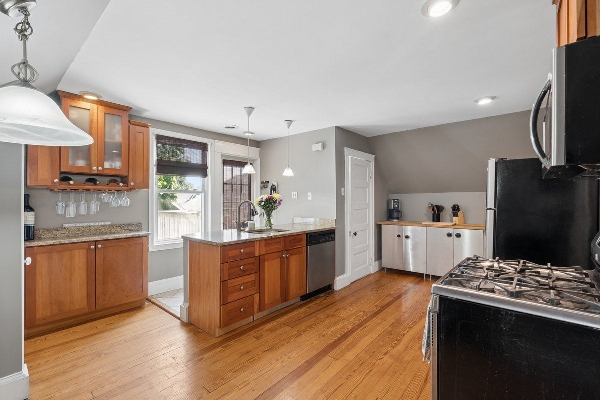 55 King St #3, Boston, MA Photo #2
