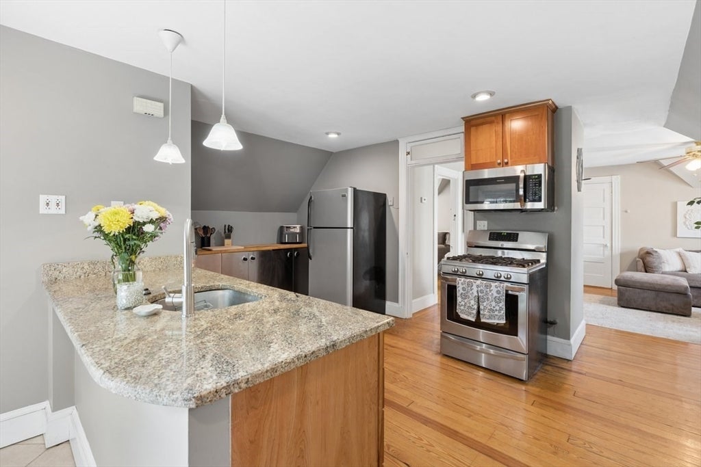 55 King St #3, Boston, MA, 55 King St #3, Boston, MA Photo #3