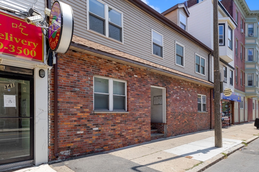 335-337 Meridian St 4