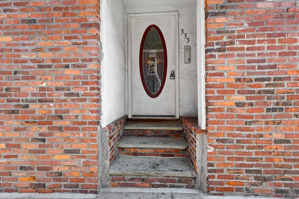 335-337 Meridian St 4