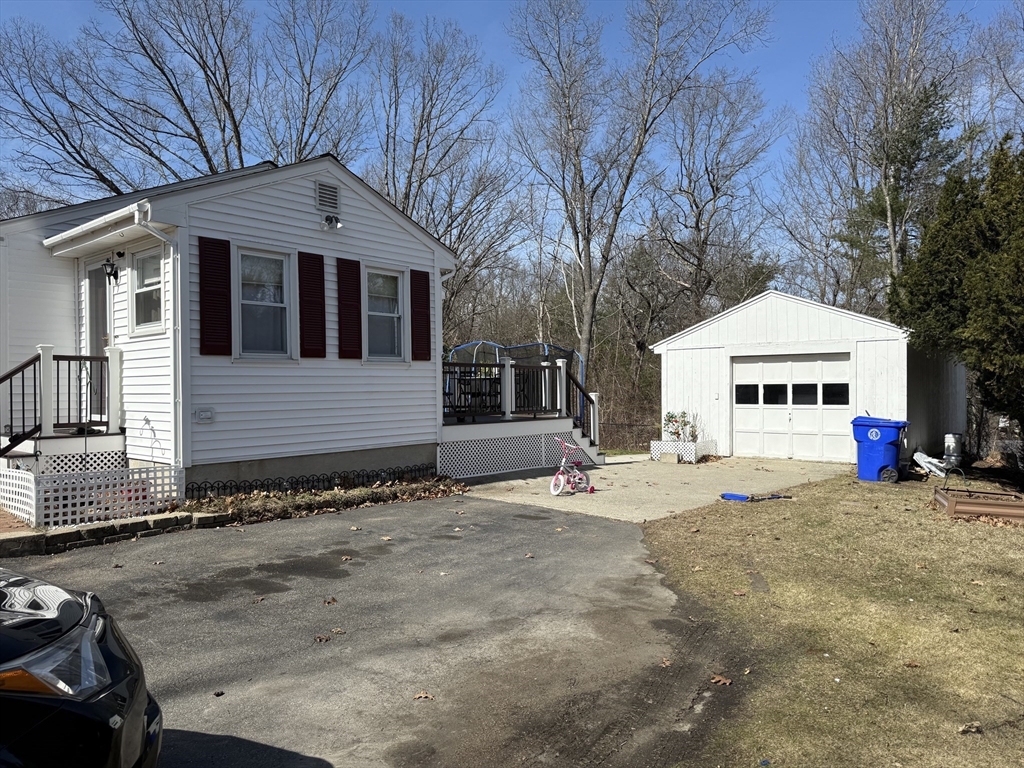 17 Mount Henry Rd