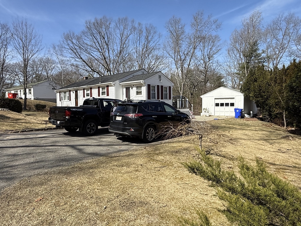17 Mount Henry Rd