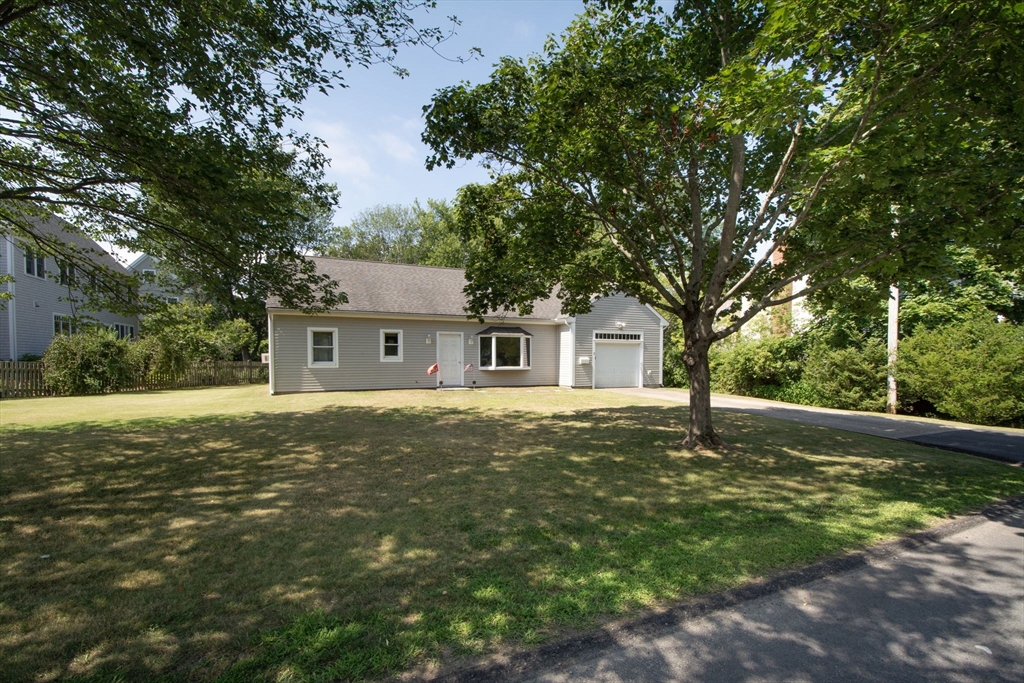 15 Cushing Rd