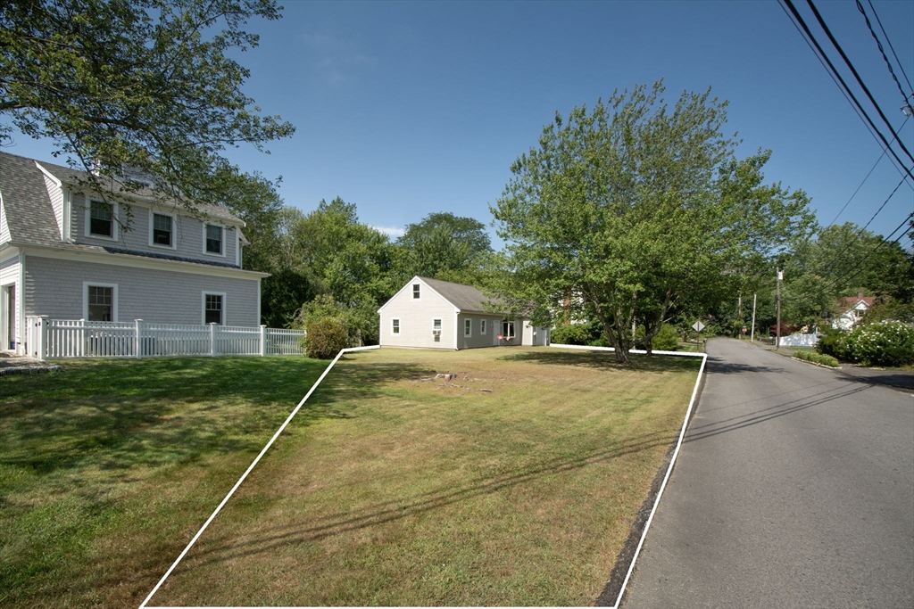 15 Cushing Rd