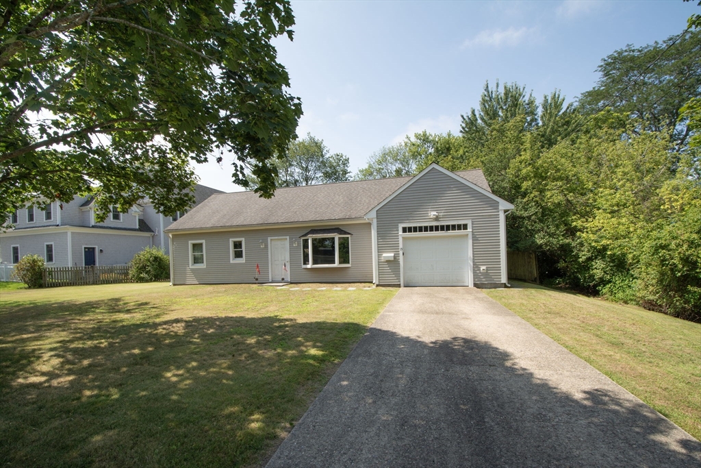 15 Cushing Rd