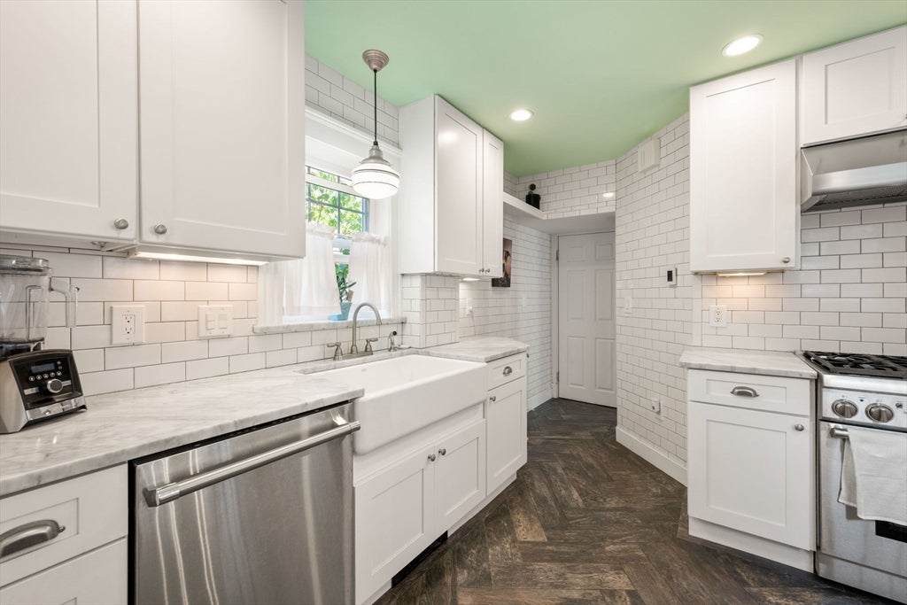 16 Longfellow Rd, Arlington, MA Photo #7